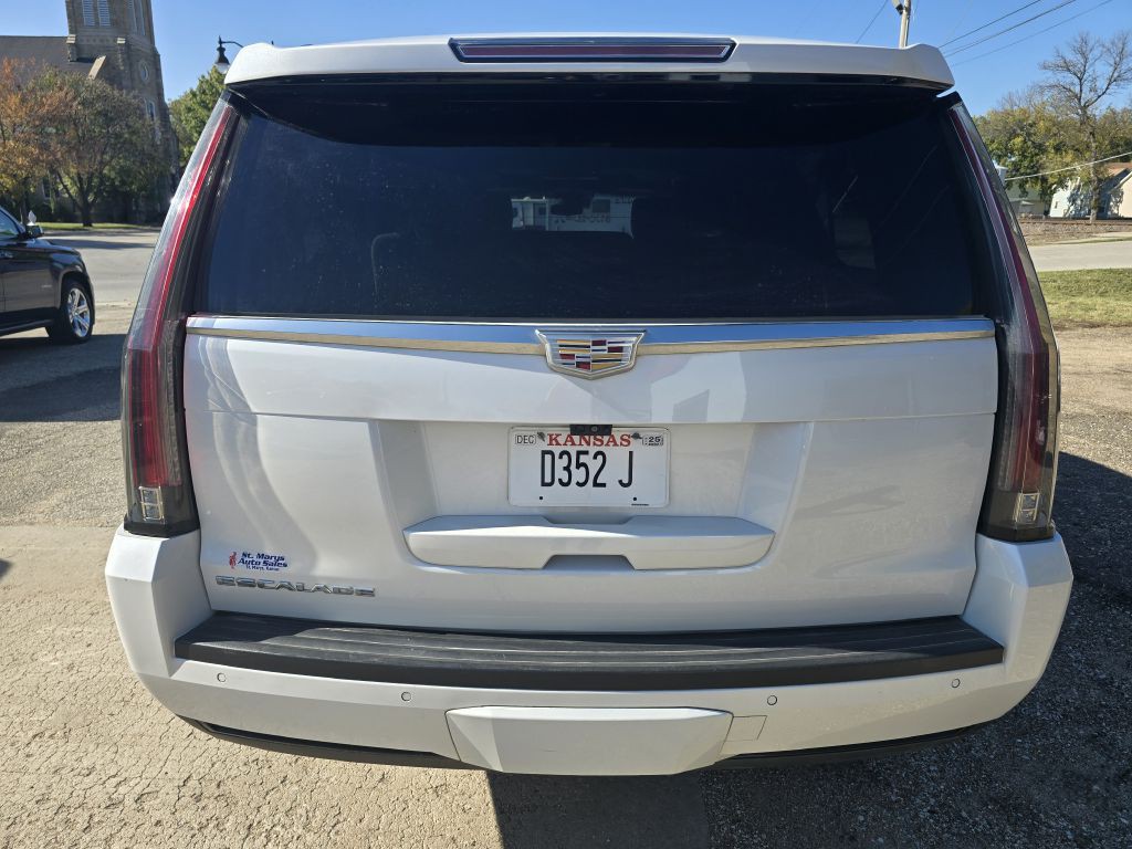2017 Cadillac Escalade Image 3