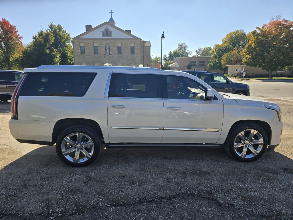 2017 Cadillac Escalade Image 4