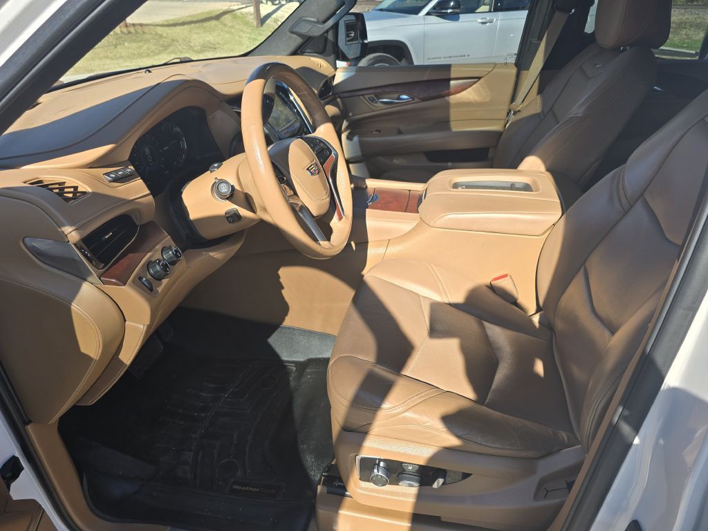 2017 Cadillac Escalade Image 6