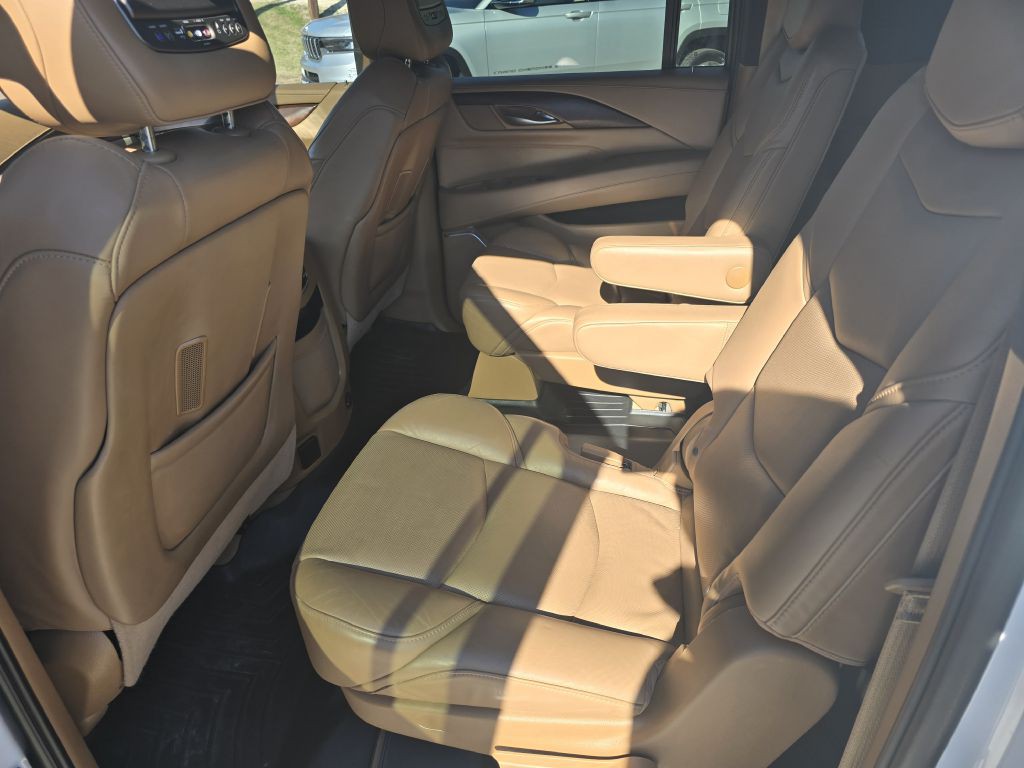 2017 Cadillac Escalade Image 7