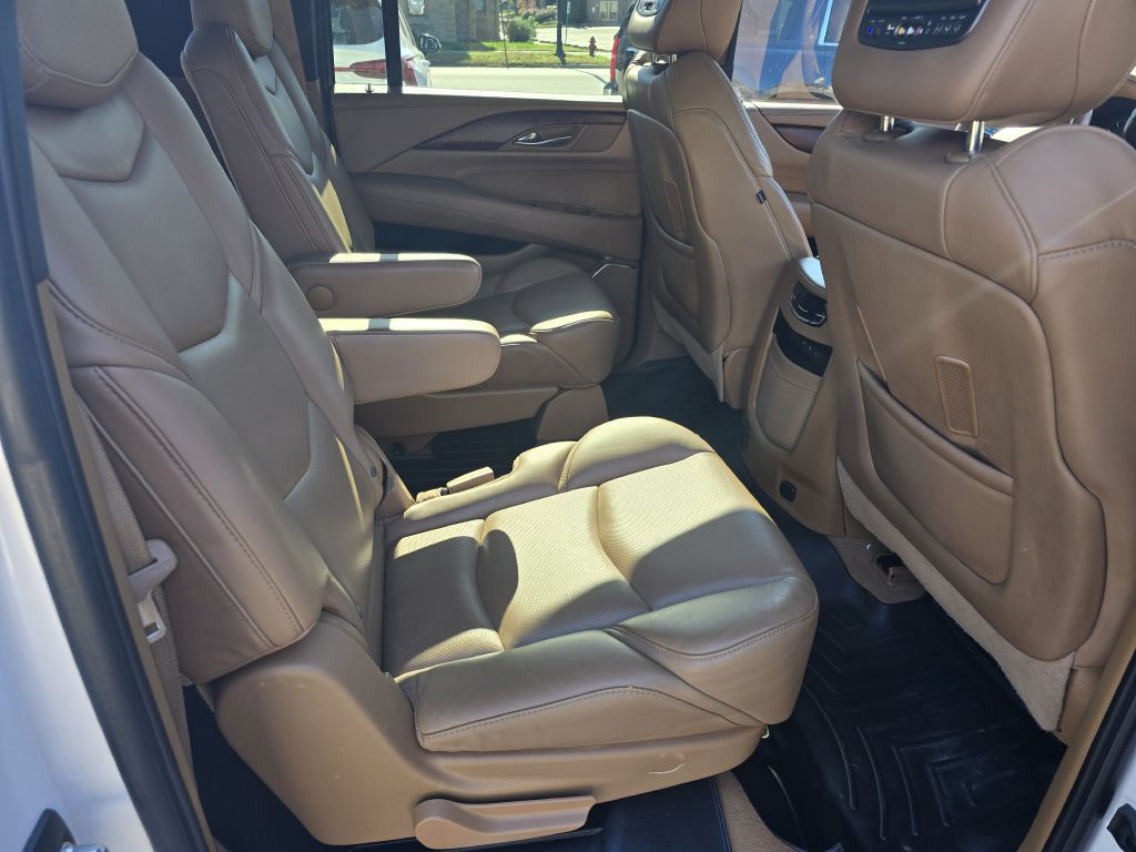 2017 Cadillac Escalade Image 10