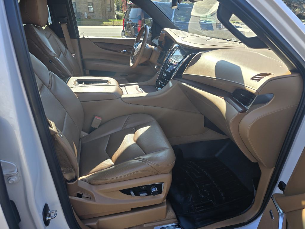 2017 Cadillac Escalade Image 11
