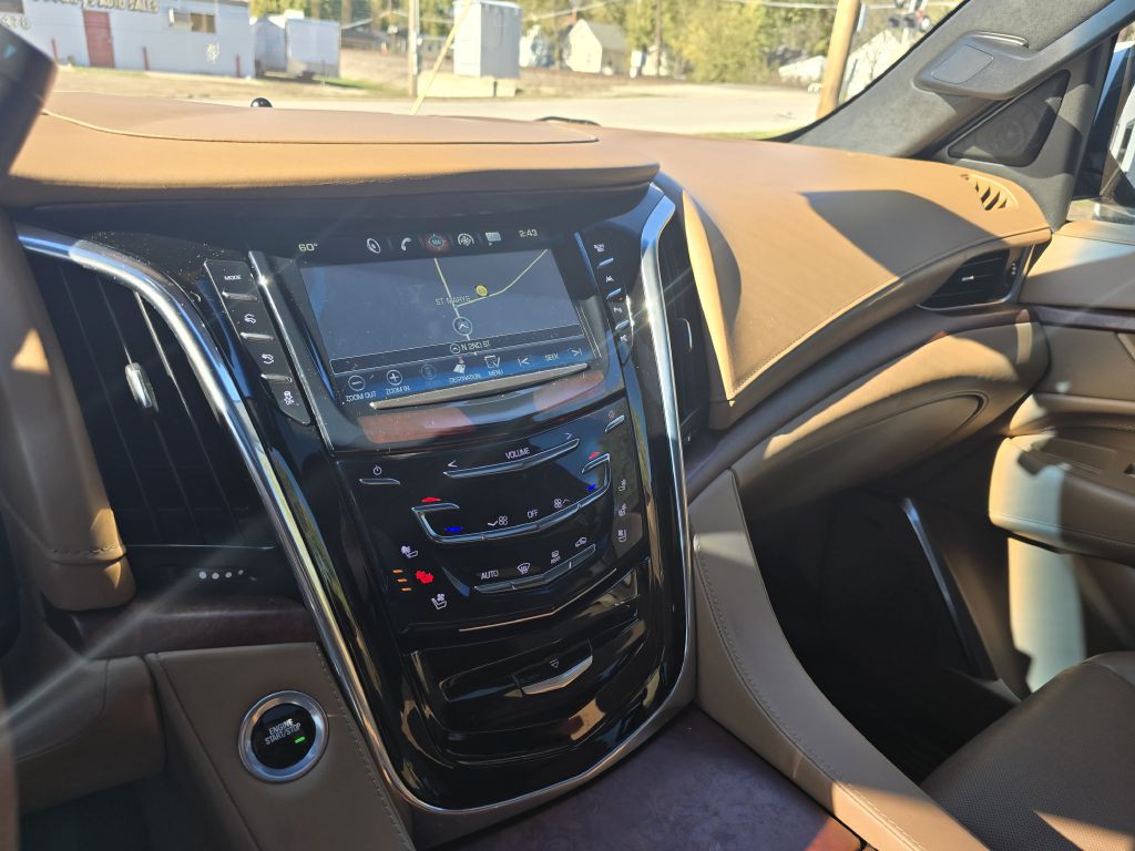 2017 Cadillac Escalade Image 14