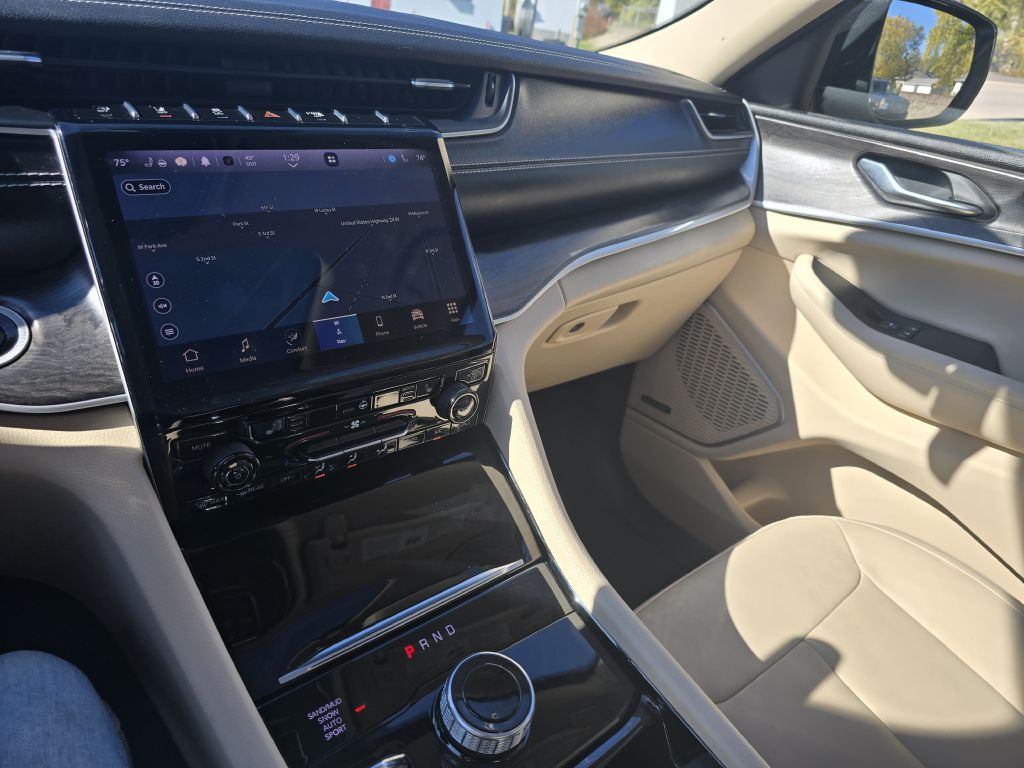 2022 Jeep Grand Cherokee Image 13