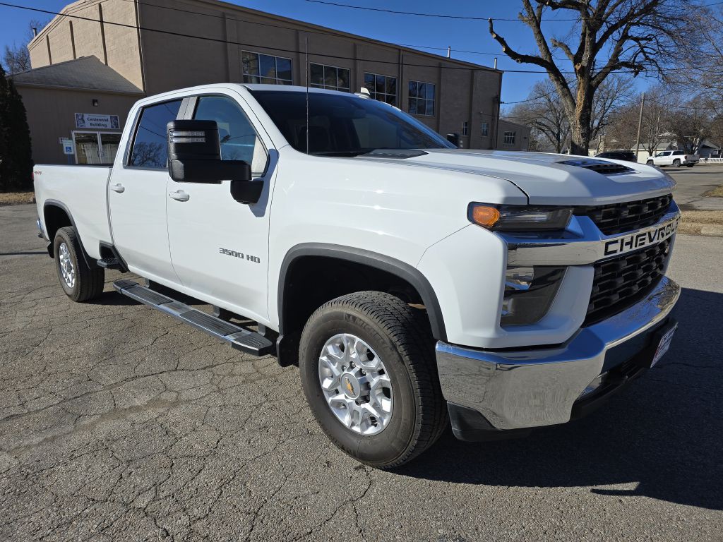 2022 Chevrolet Silverado 1500 Image 1