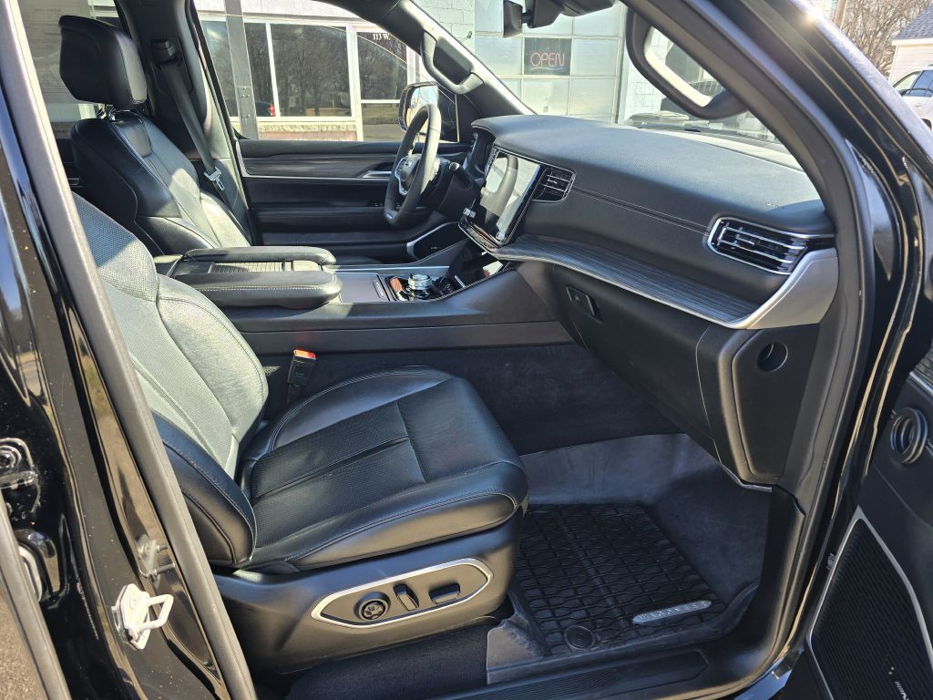 2024 Jeep Wagoneer Image 10