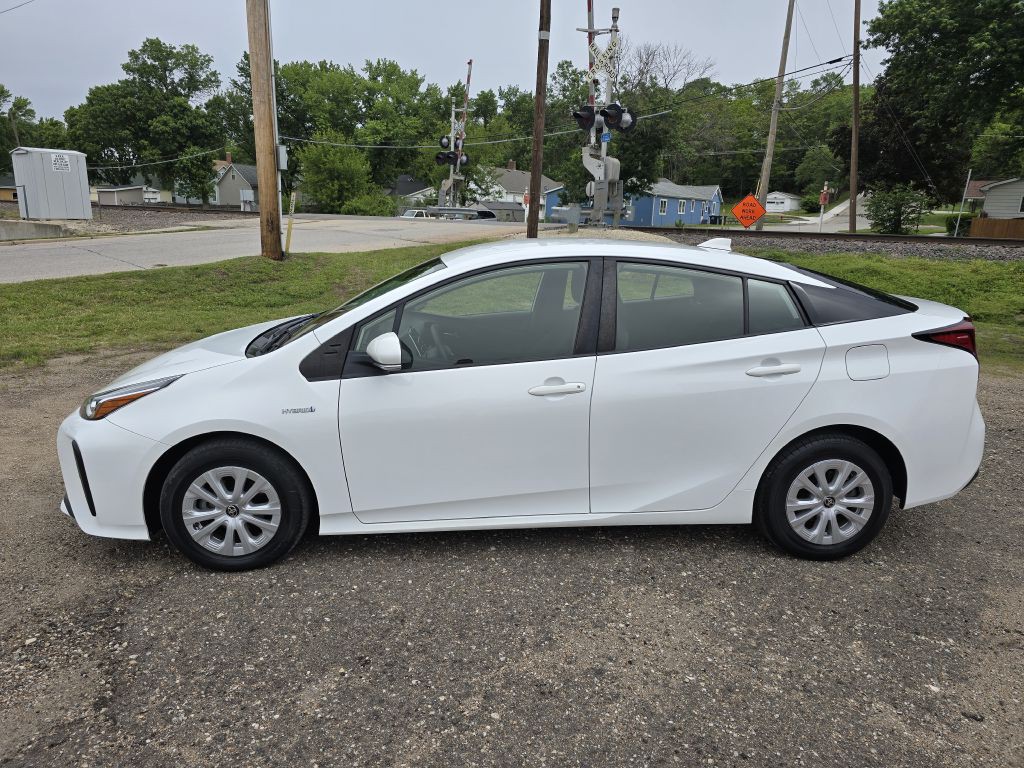 2021 Toyota Prius Image 2