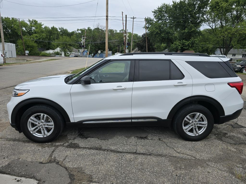 2023 Ford Explorer Image 2