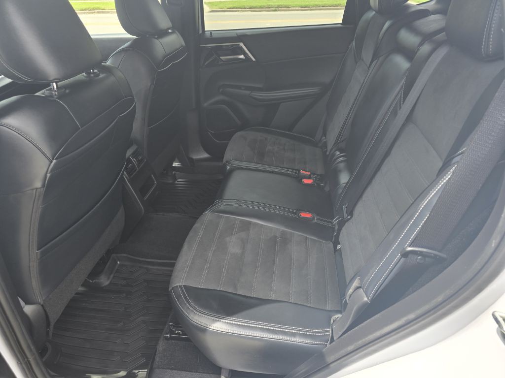 2024 Mitsubishi Outlander Image 8