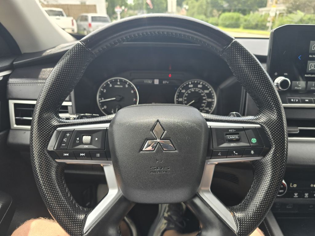 2024 Mitsubishi Outlander Image 12