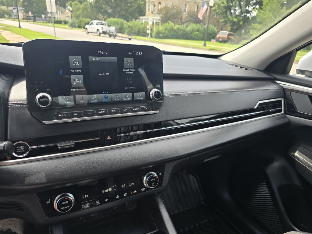 2024 Mitsubishi Outlander Image 13