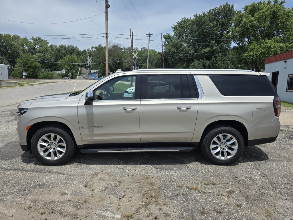 2021 Chevrolet Suburban Image 2