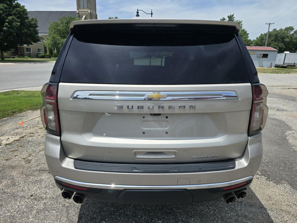 2021 Chevrolet Suburban Image 3