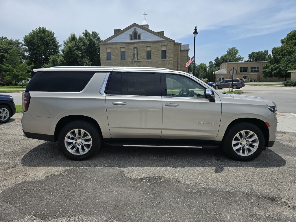 2021 Chevrolet Suburban Image 4