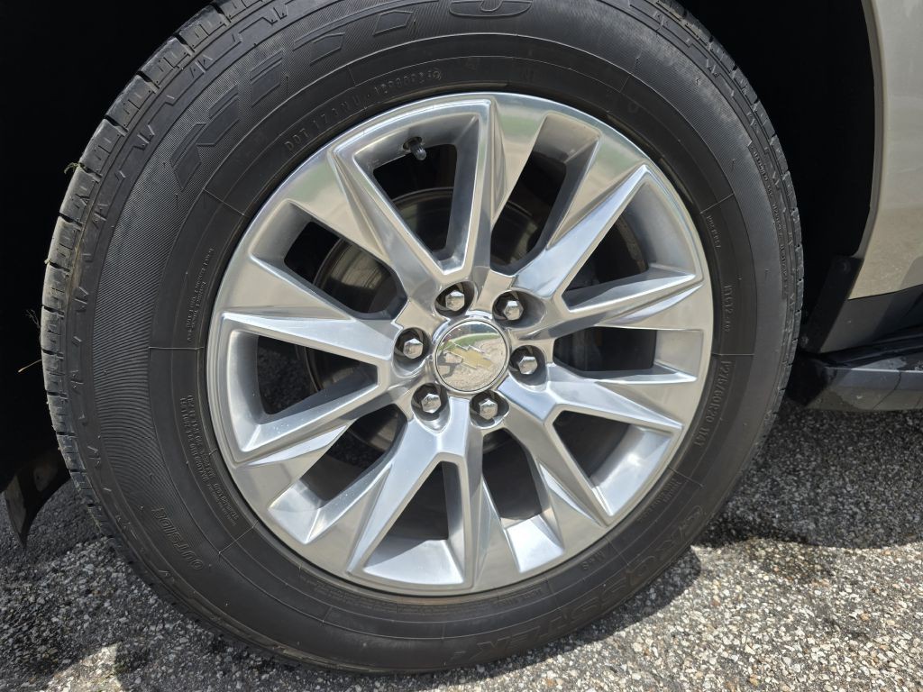 2021 Chevrolet Suburban Image 6