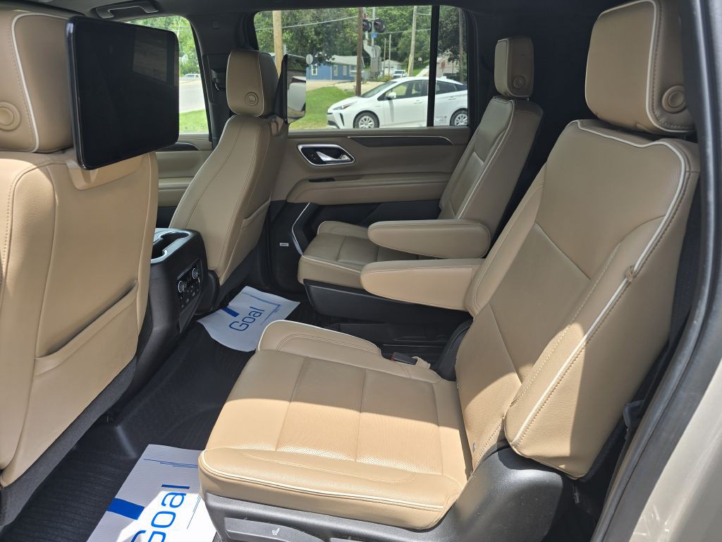 2021 Chevrolet Suburban Image 9