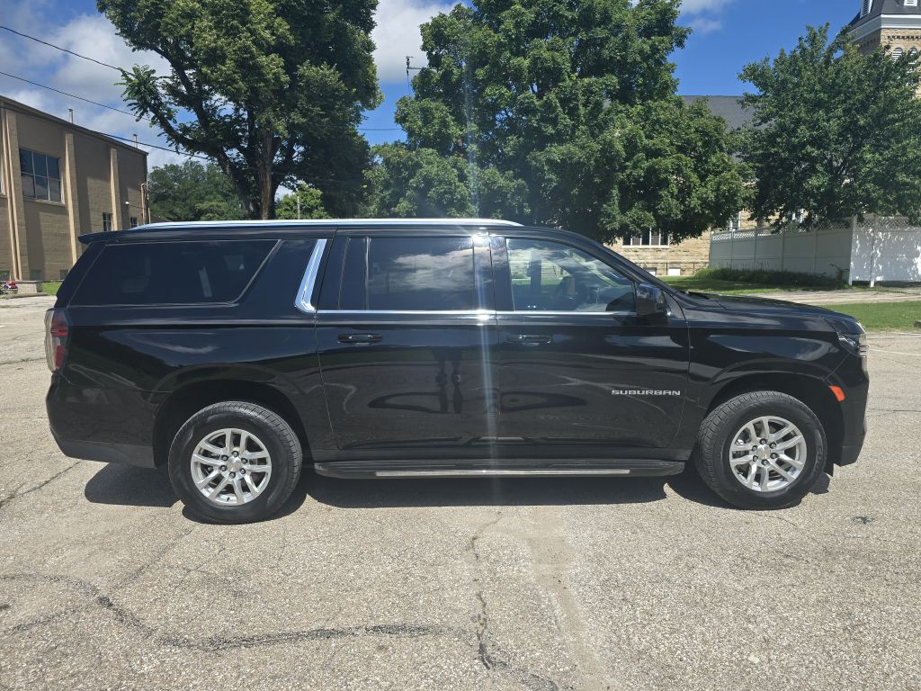 2024 Chevrolet Suburban Image 4