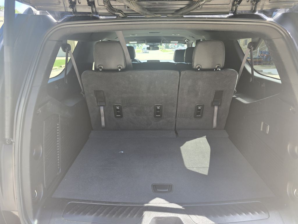 2024 Chevrolet Suburban Image 9