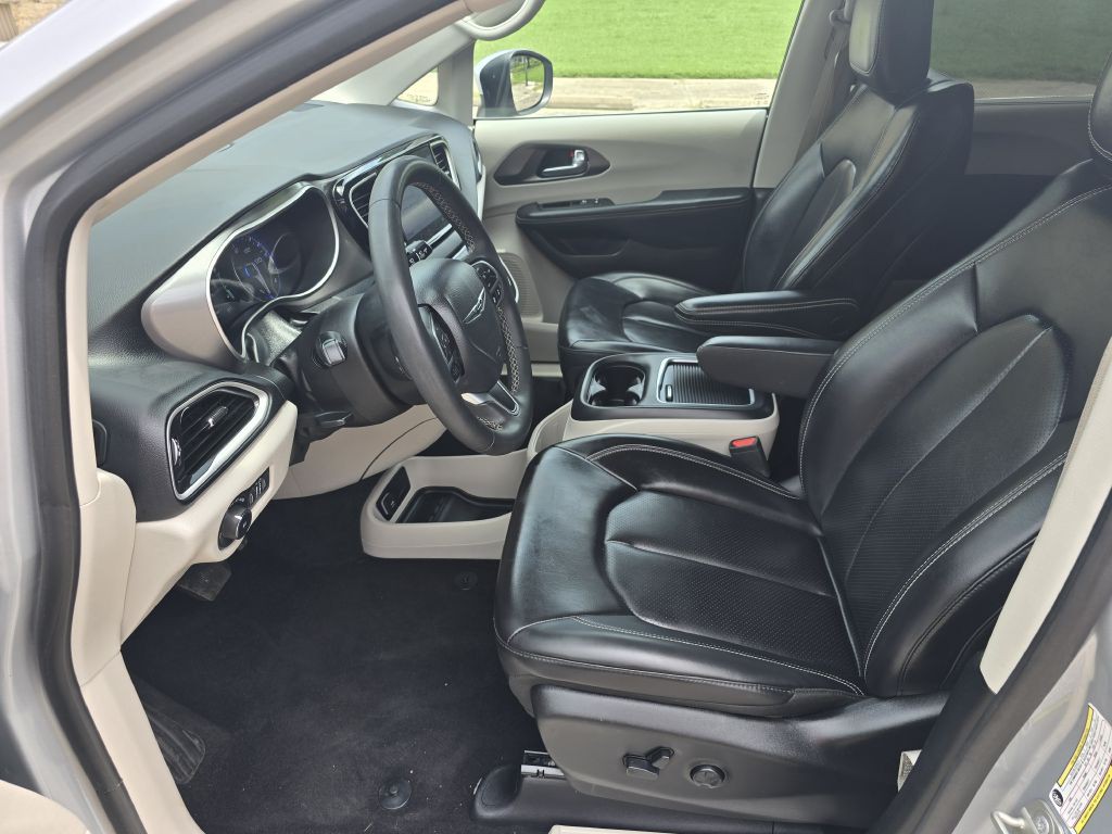 2023 Chrysler Pacifica Image 6