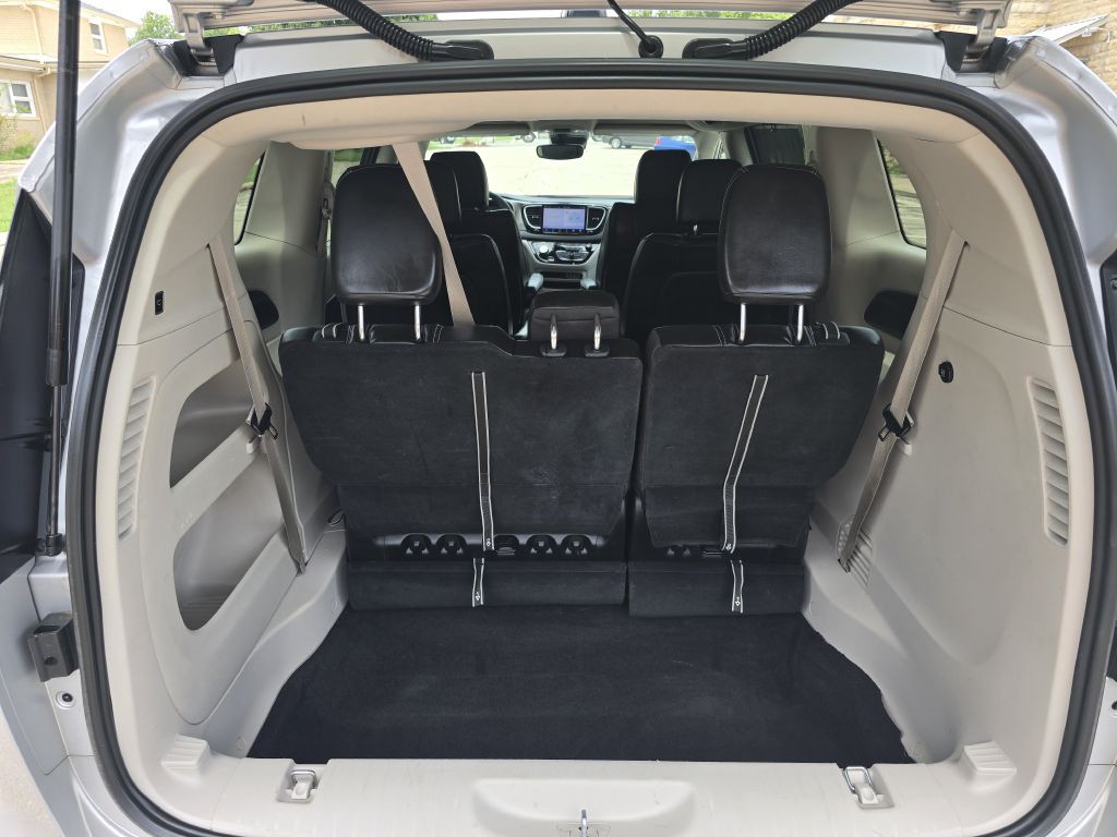 2023 Chrysler Pacifica Image 8