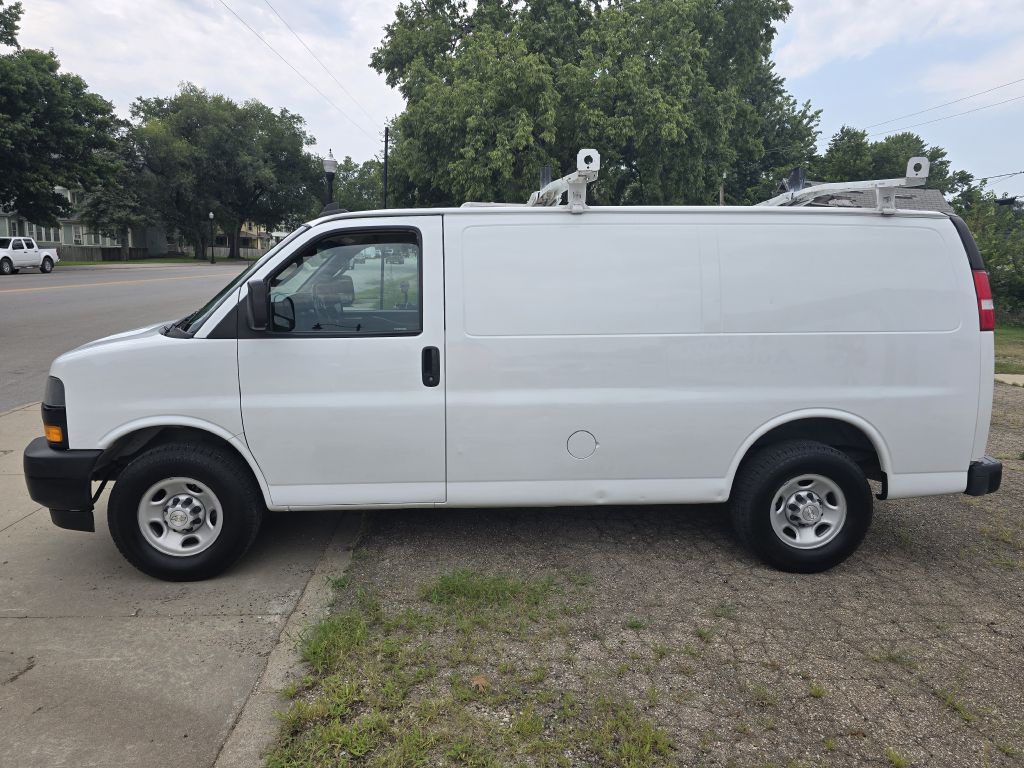 2019 Chevrolet Express Image 2