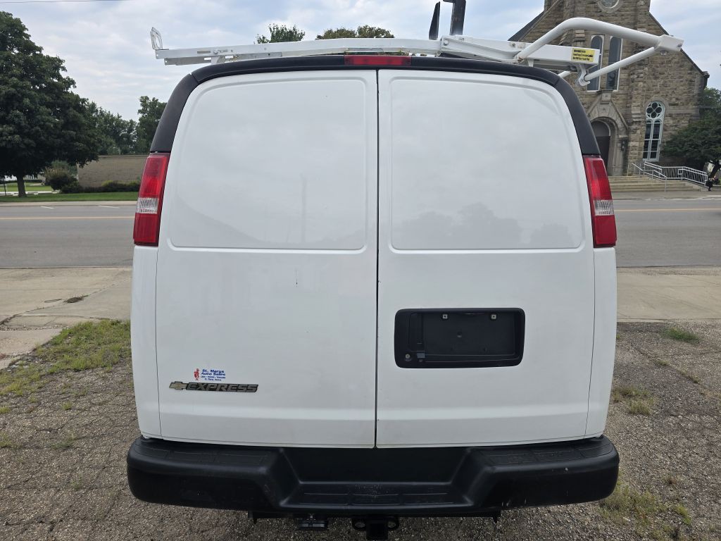 2019 Chevrolet Express Image 3