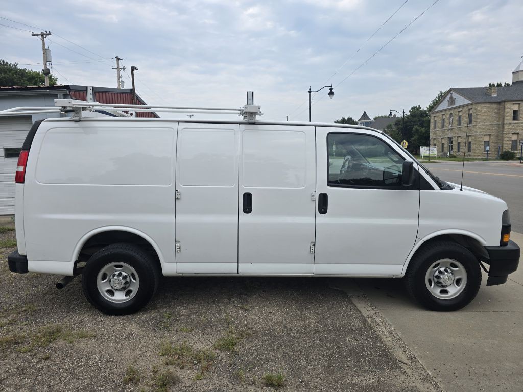 2019 Chevrolet Express Image 4