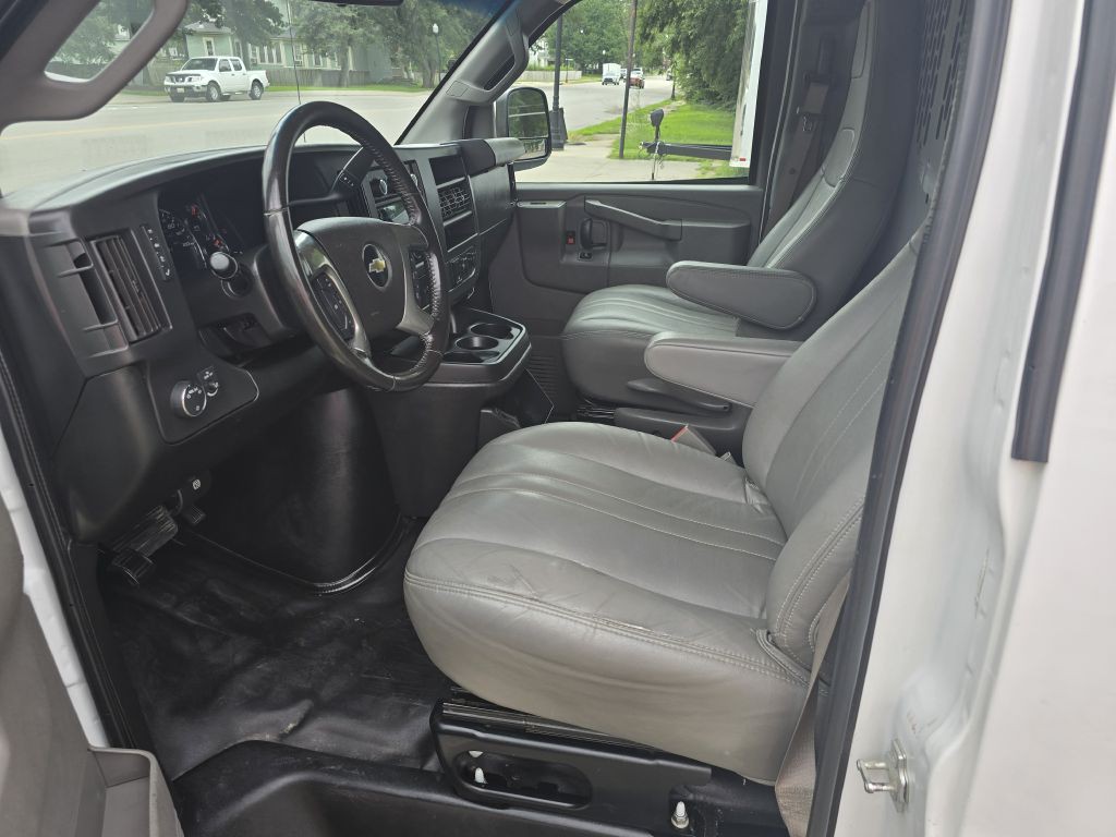 2019 Chevrolet Express Image 7