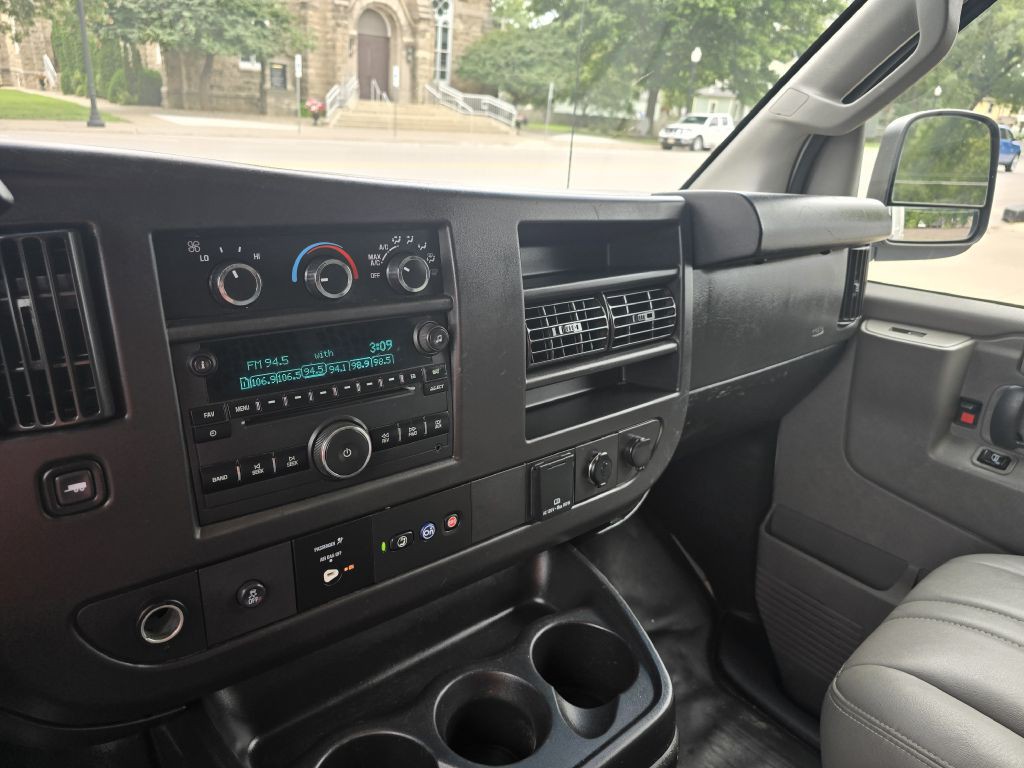 2019 Chevrolet Express Image 9