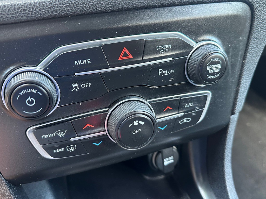 2020 Dodge Charger Image 18