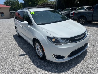 Image for 2017 Chrysler Pacifica Touring L Plus ID: 6556637