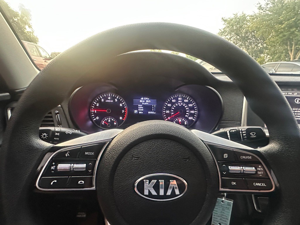2020 Kia Optima Image 17
