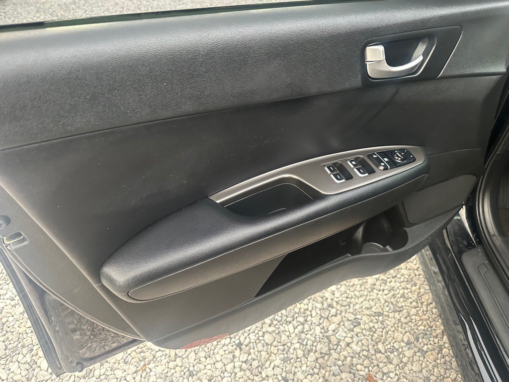 2020 Kia Optima Image 24