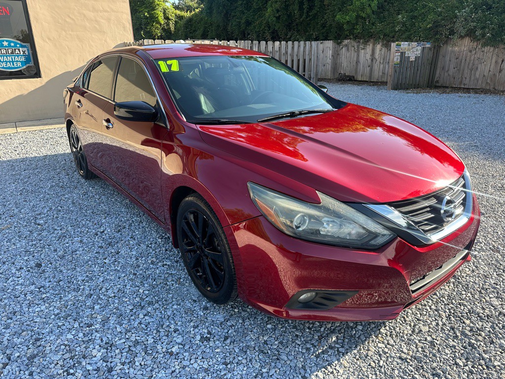 2017 Nissan Altima Image 1