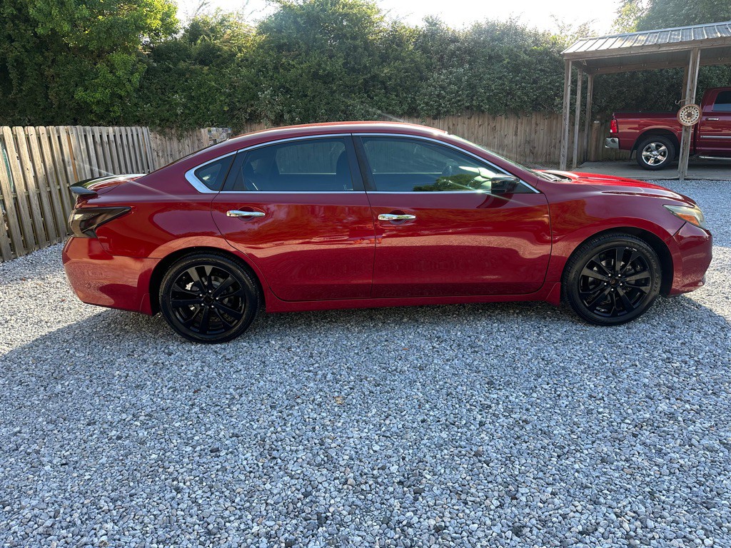 2017 Nissan Altima Image 7
