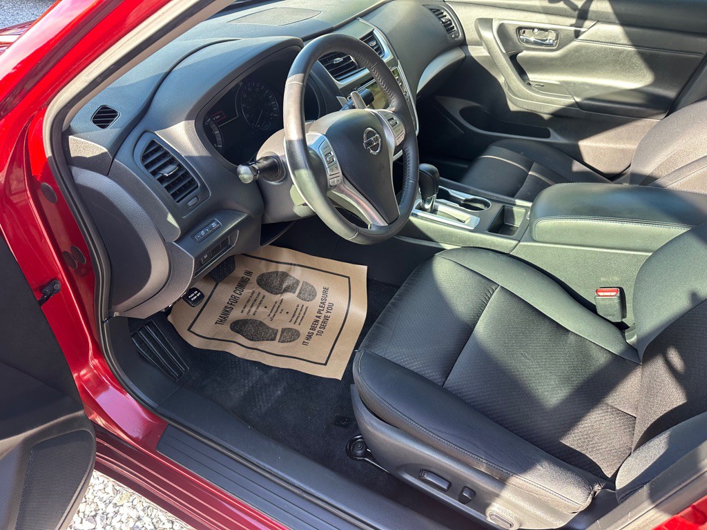 2017 Nissan Altima Image 10