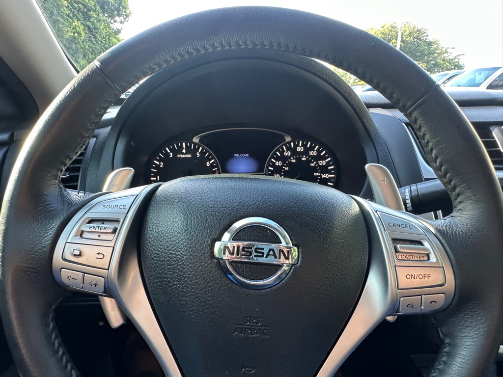 2017 Nissan Altima Image 16