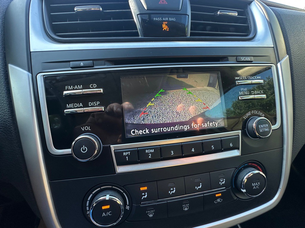 2017 Nissan Altima Image 19