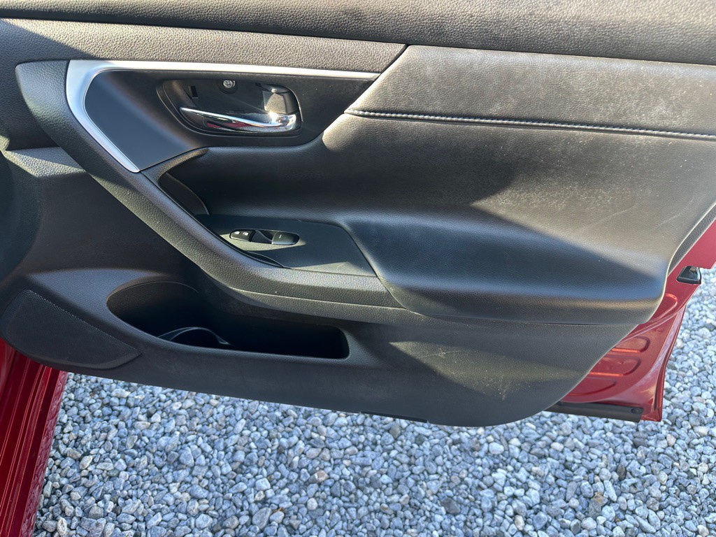 2017 Nissan Altima Image 26