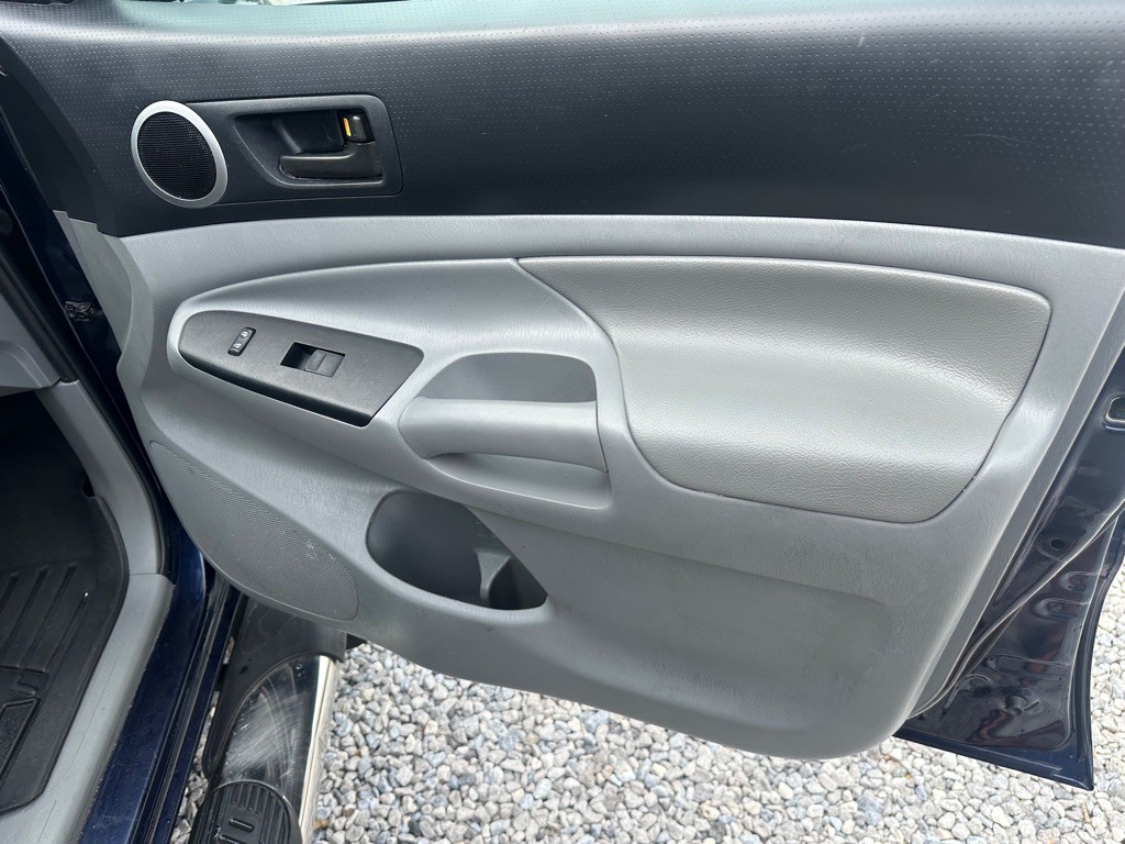 2013 Toyota Tacoma Image 25