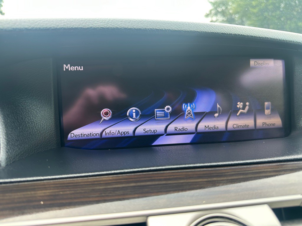 2013 Lexus LS Image 18