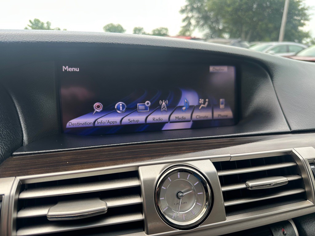 2013 Lexus LS Image 33