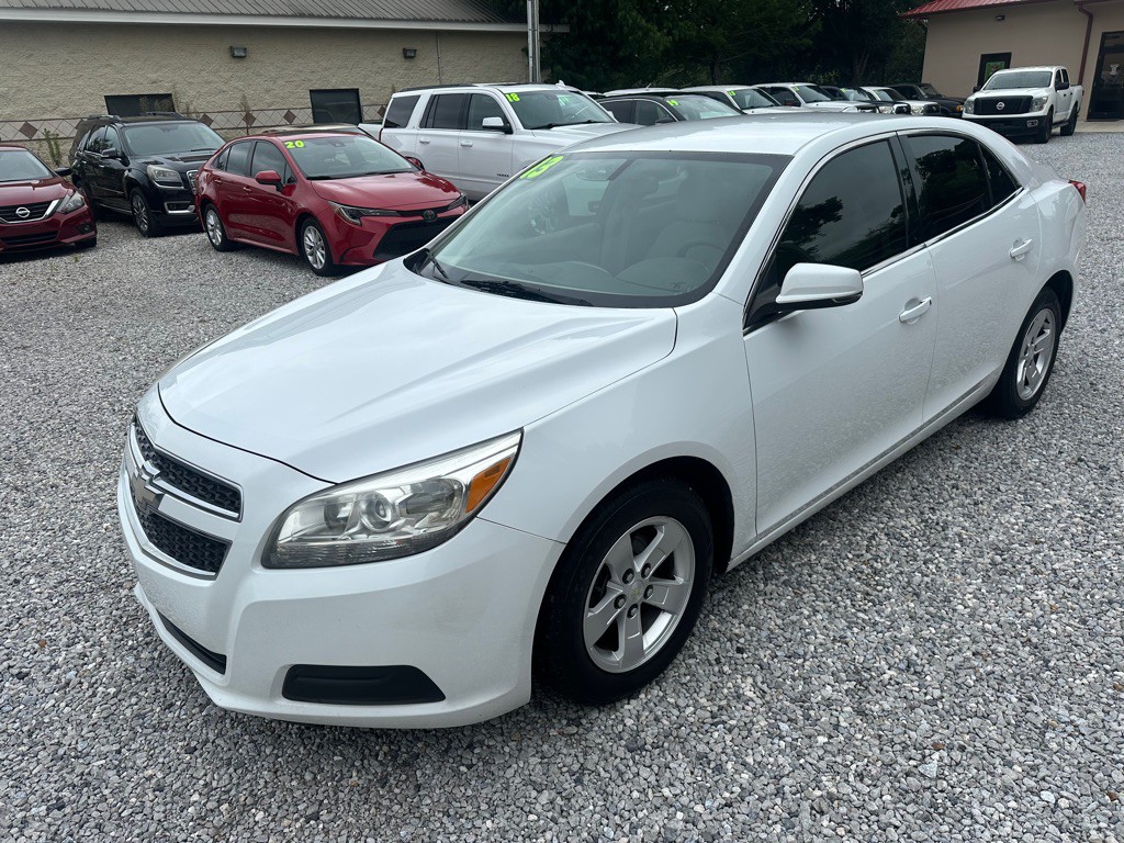 2013 Chevrolet Malibu Image 2