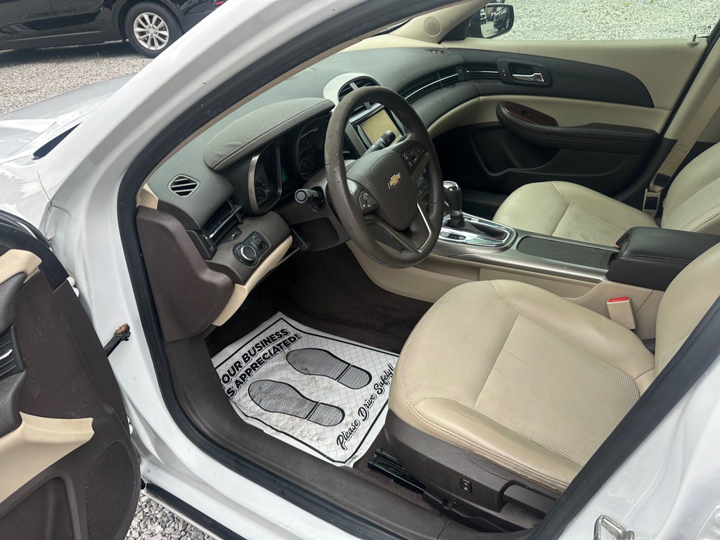 2013 Chevrolet Malibu Image 9