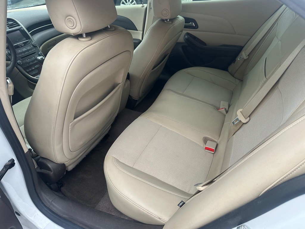 2013 Chevrolet Malibu Image 10
