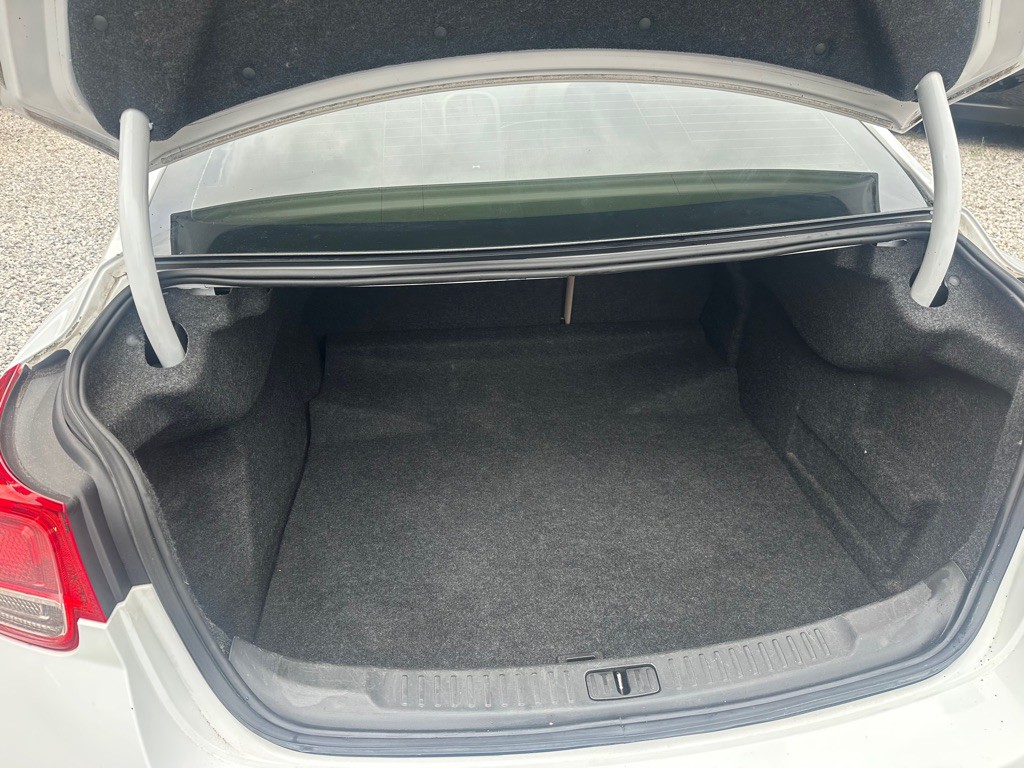 2013 Chevrolet Malibu Image 11
