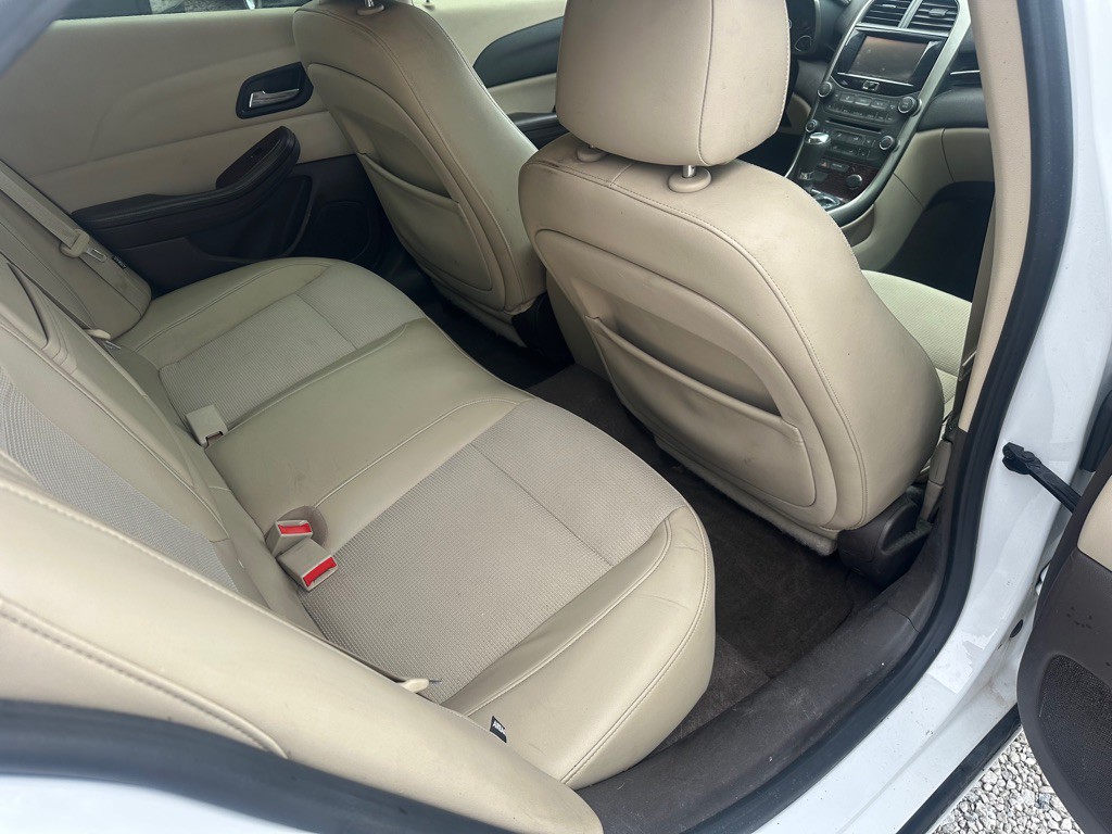 2013 Chevrolet Malibu Image 12