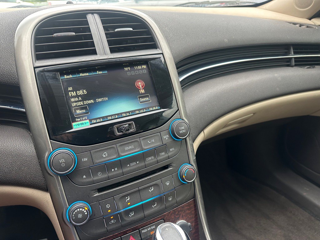 2013 Chevrolet Malibu Image 16