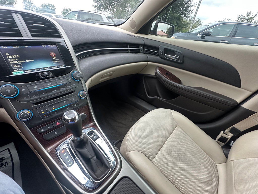 2013 Chevrolet Malibu Image 17