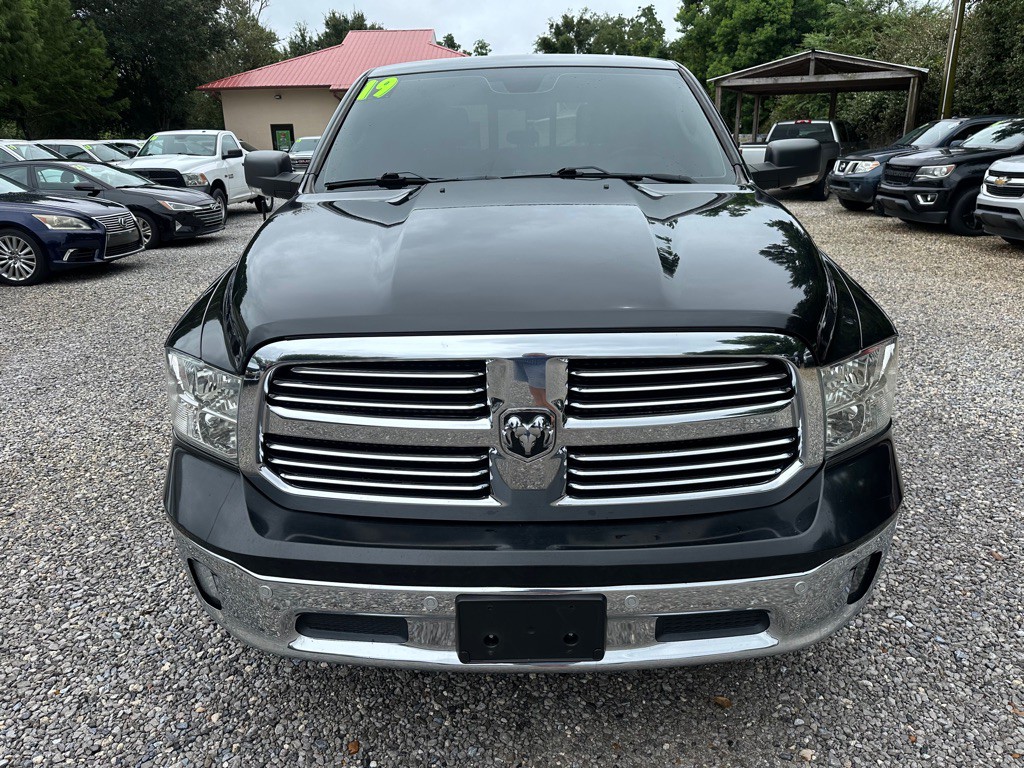 2019 RAM 1500 Image 3
